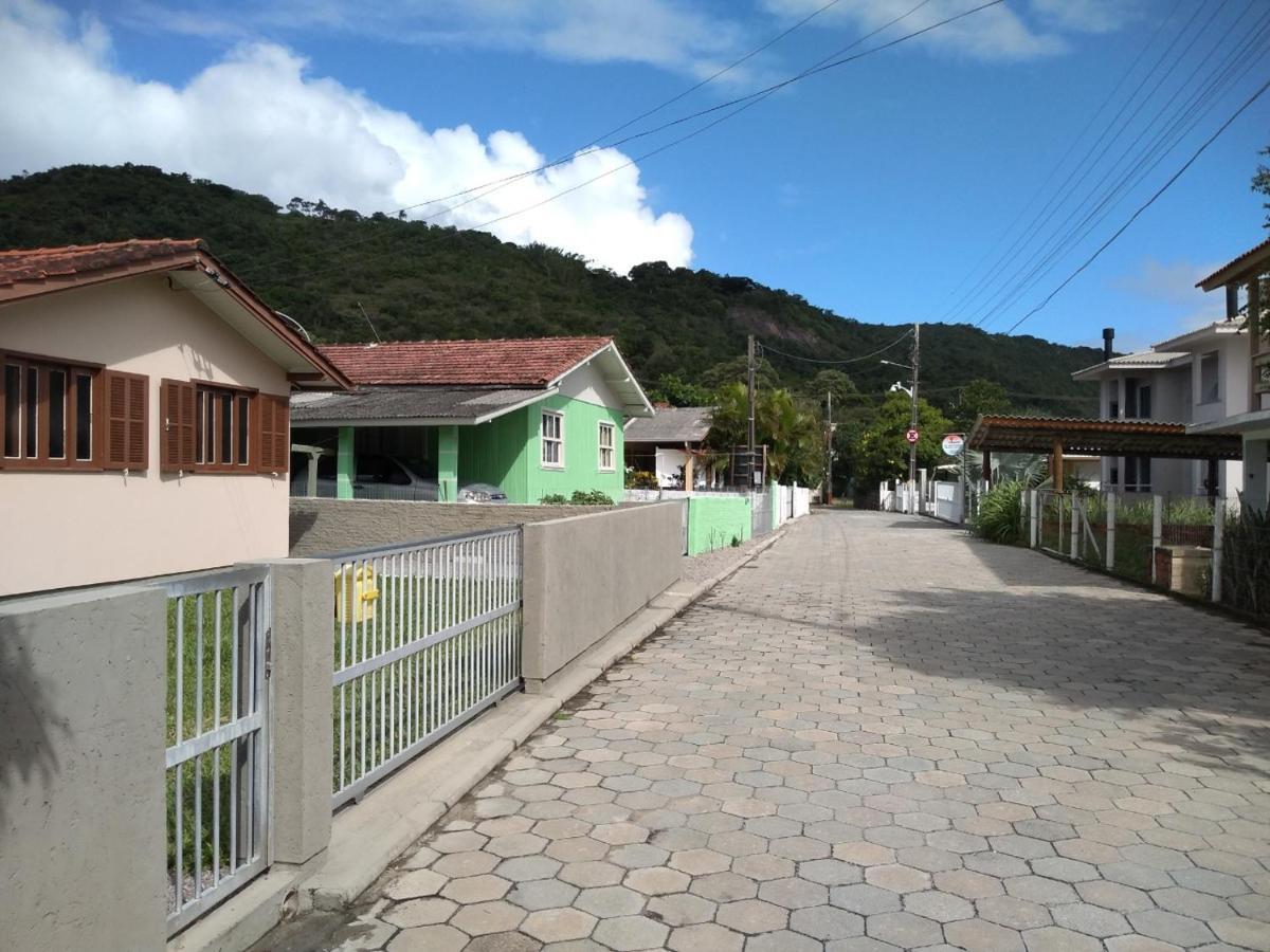 Casa na Pinheira, Praia de Cima Exterior foto